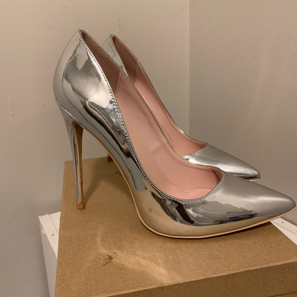 Silver metallic pump